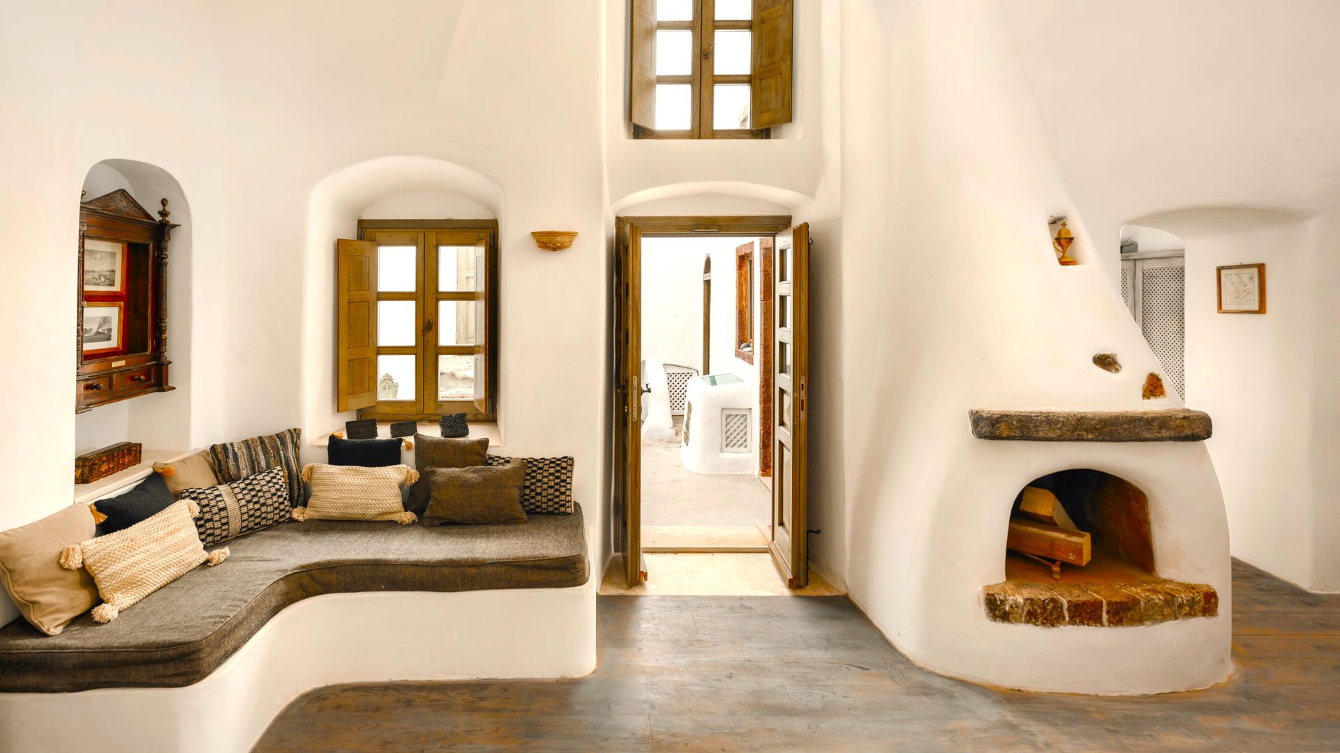 5 Bedroom Holiday Rental in Santorini photo 11