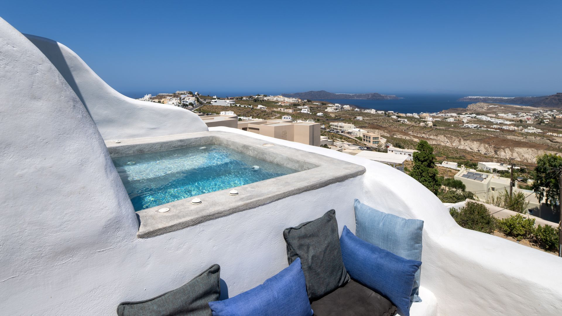 5 Bedroom Holiday Rental in Santorini photo 5