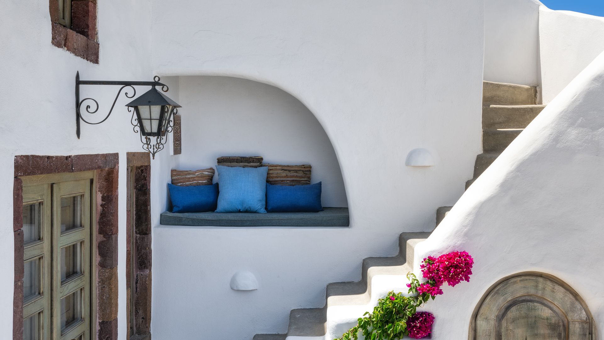 5 Bedroom Holiday Rental in Santorini photo 7