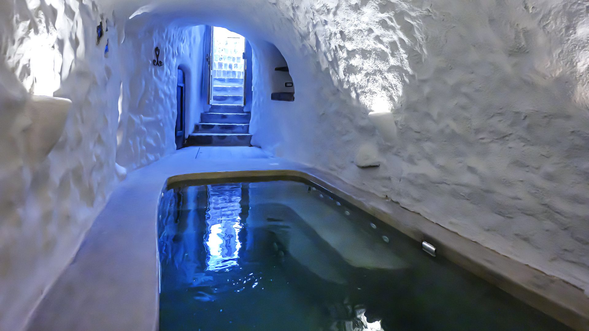 5 Bedroom Holiday Rental in Santorini photo 17