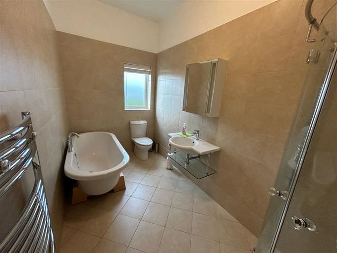 4 Bedroom Holiday Rental in Killarney photo 16