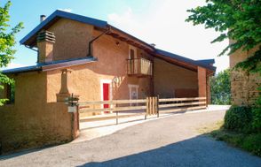 Poderi Alugi Serravalle