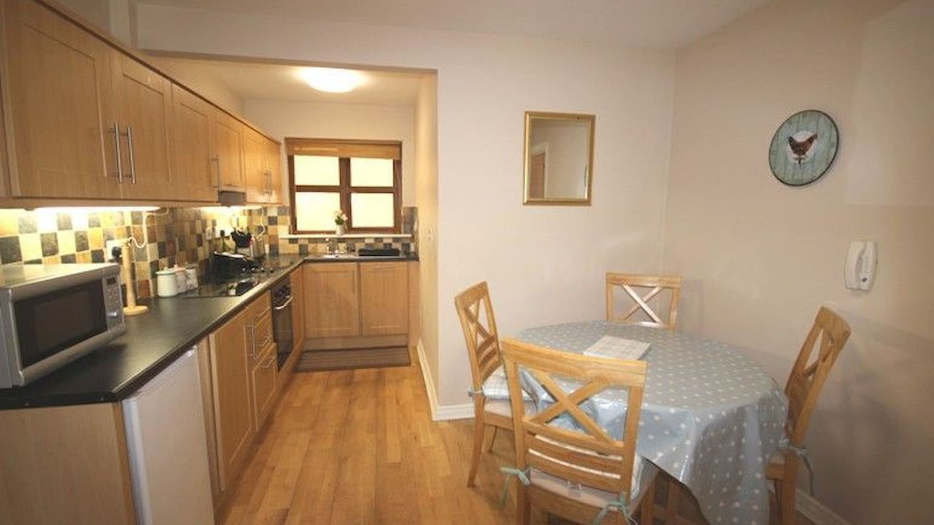 No 2 Clifden Court photo 3