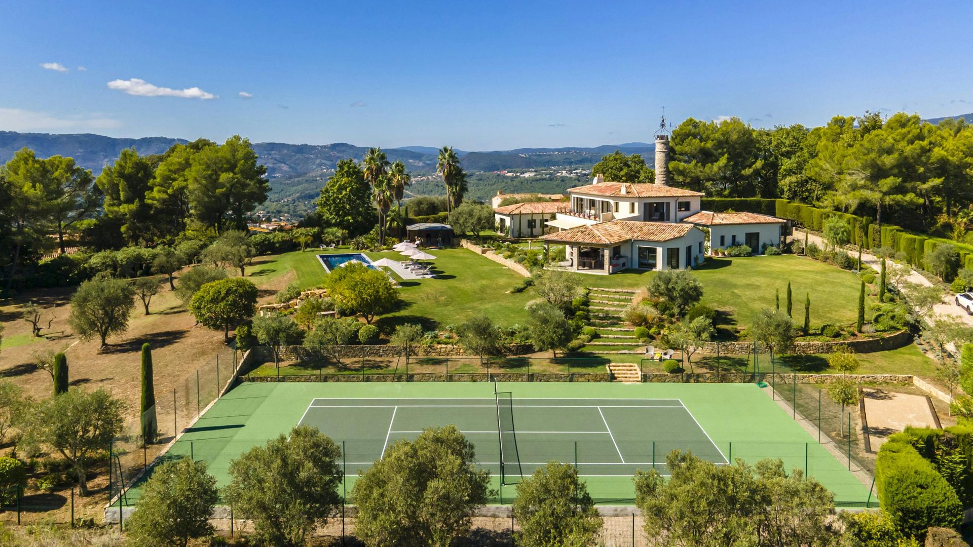 Tennis Villa photo 3