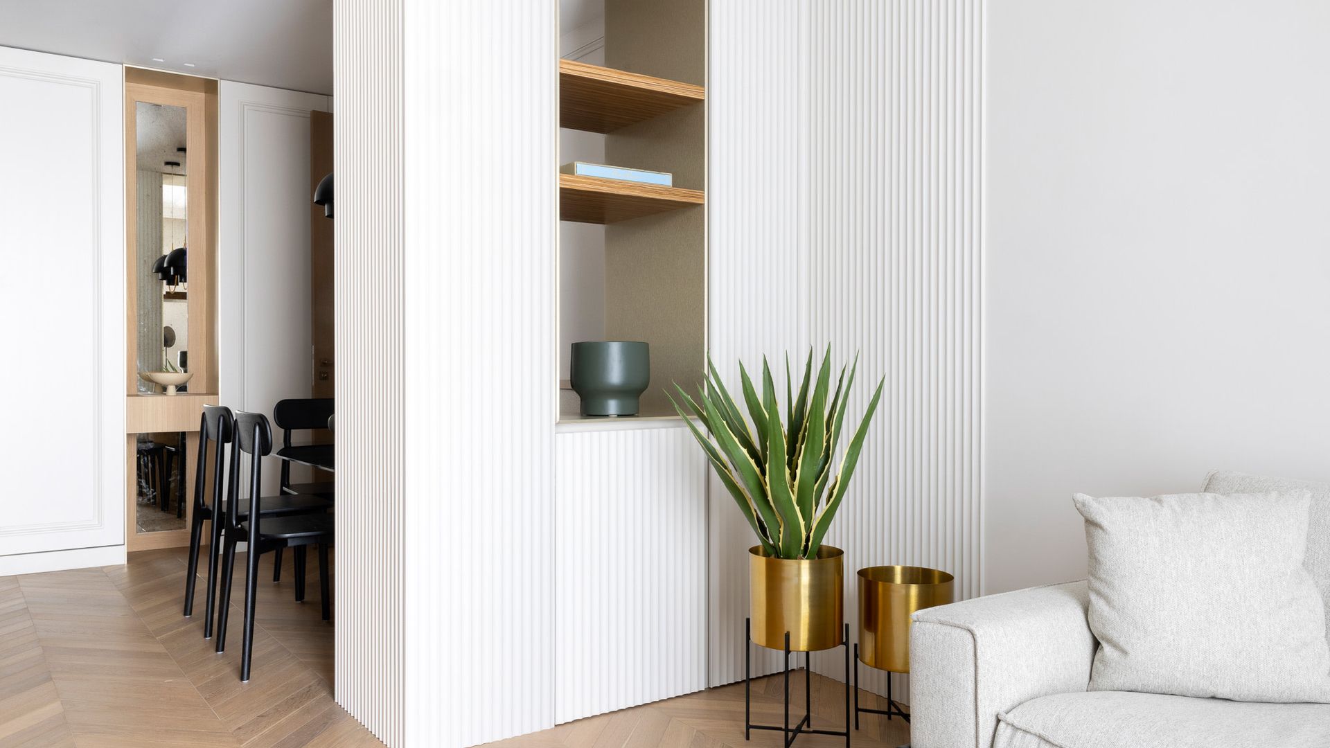 The Parisian Midcentury photo 4