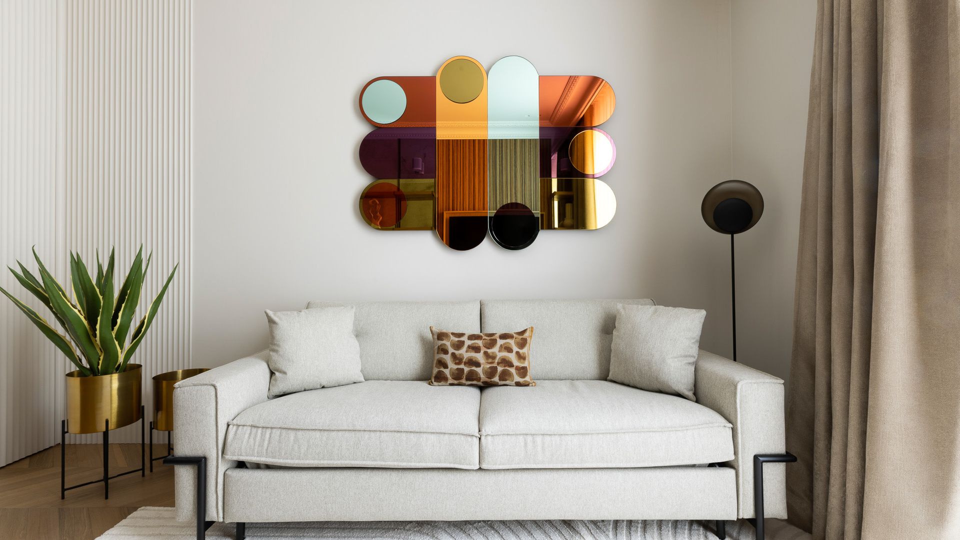 The Parisian Midcentury photo 3