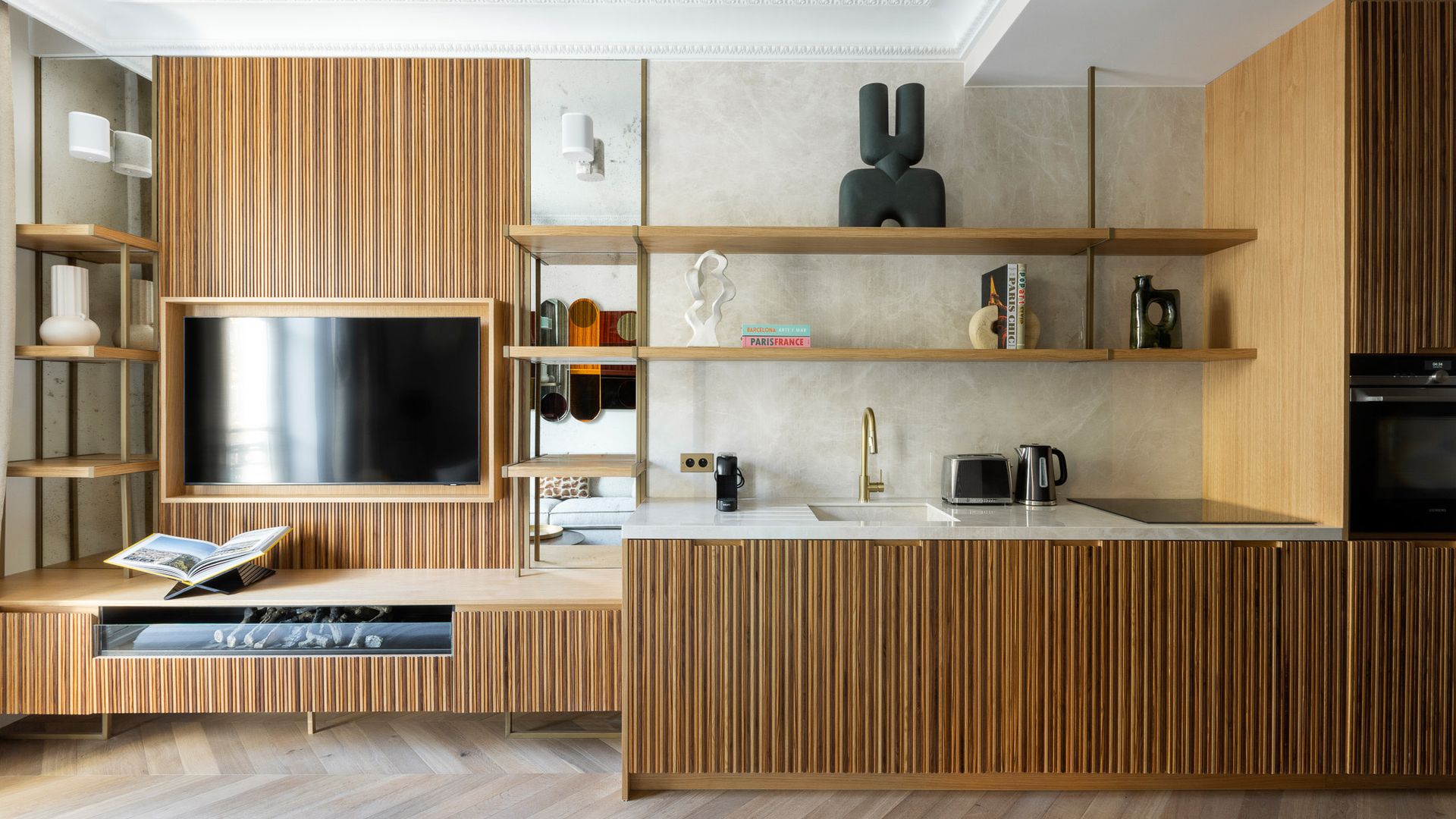 The Parisian Midcentury photo 2