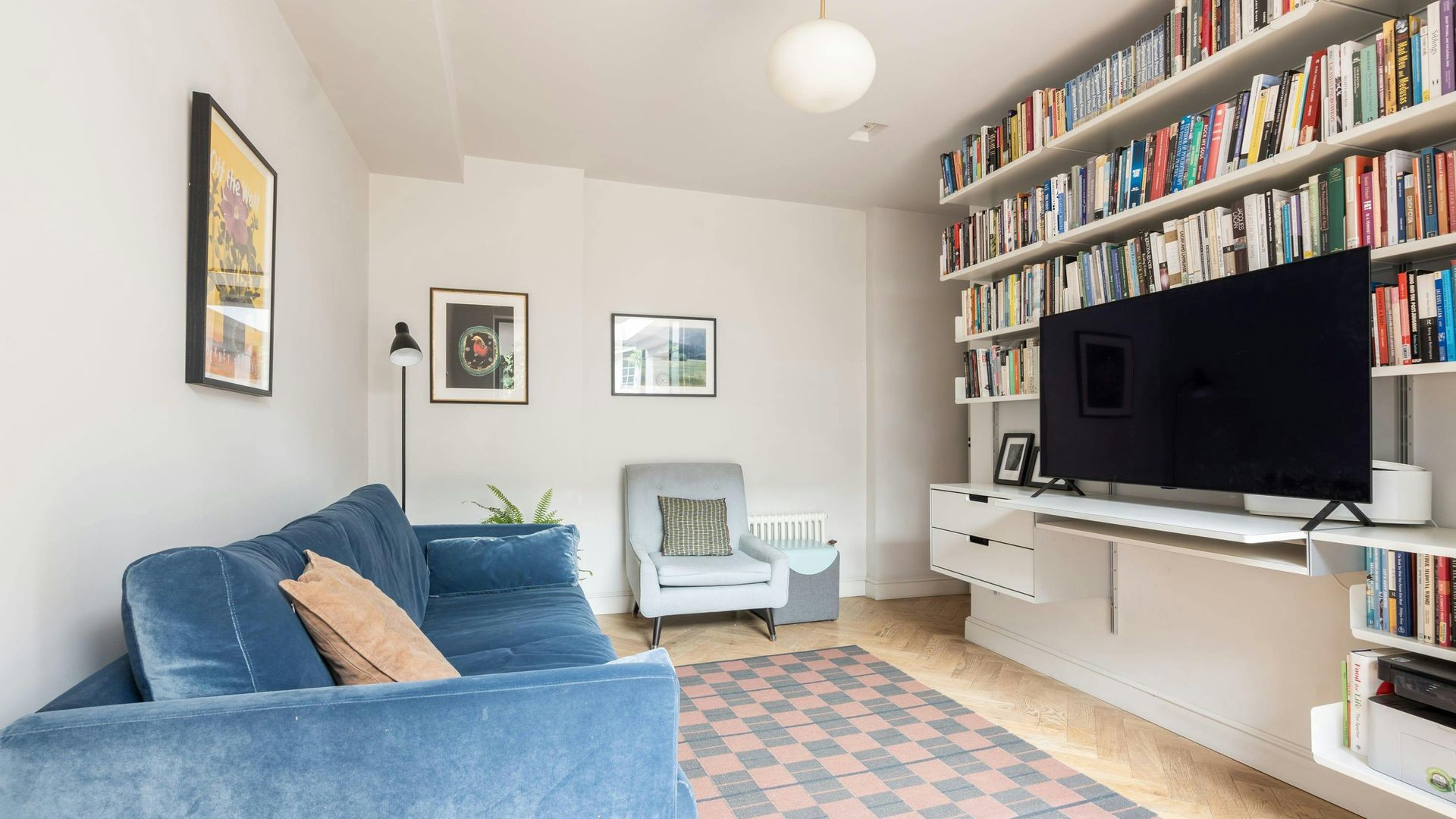 Dalston Deluxe photo 3