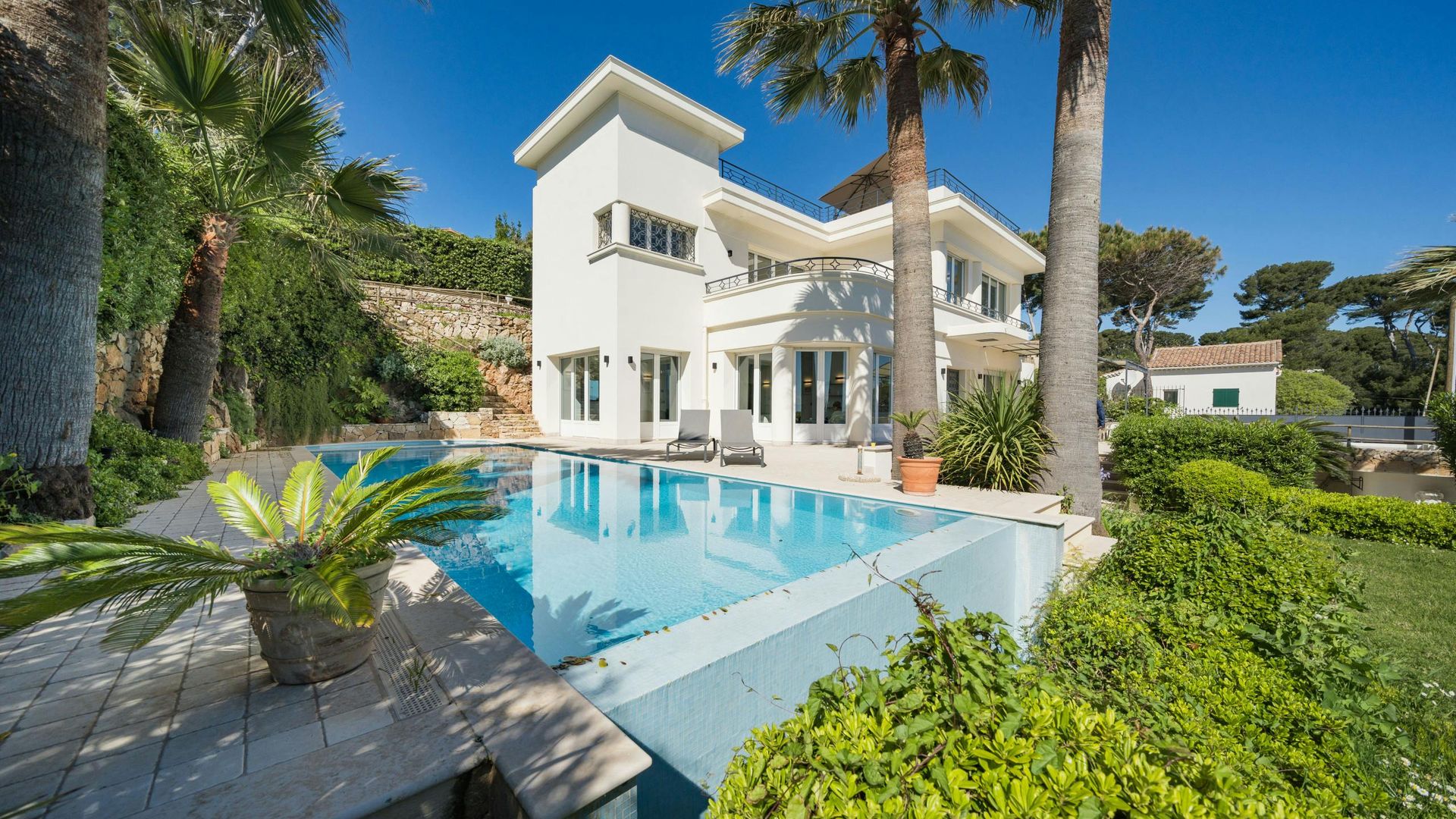 Antibes Azure photo 4