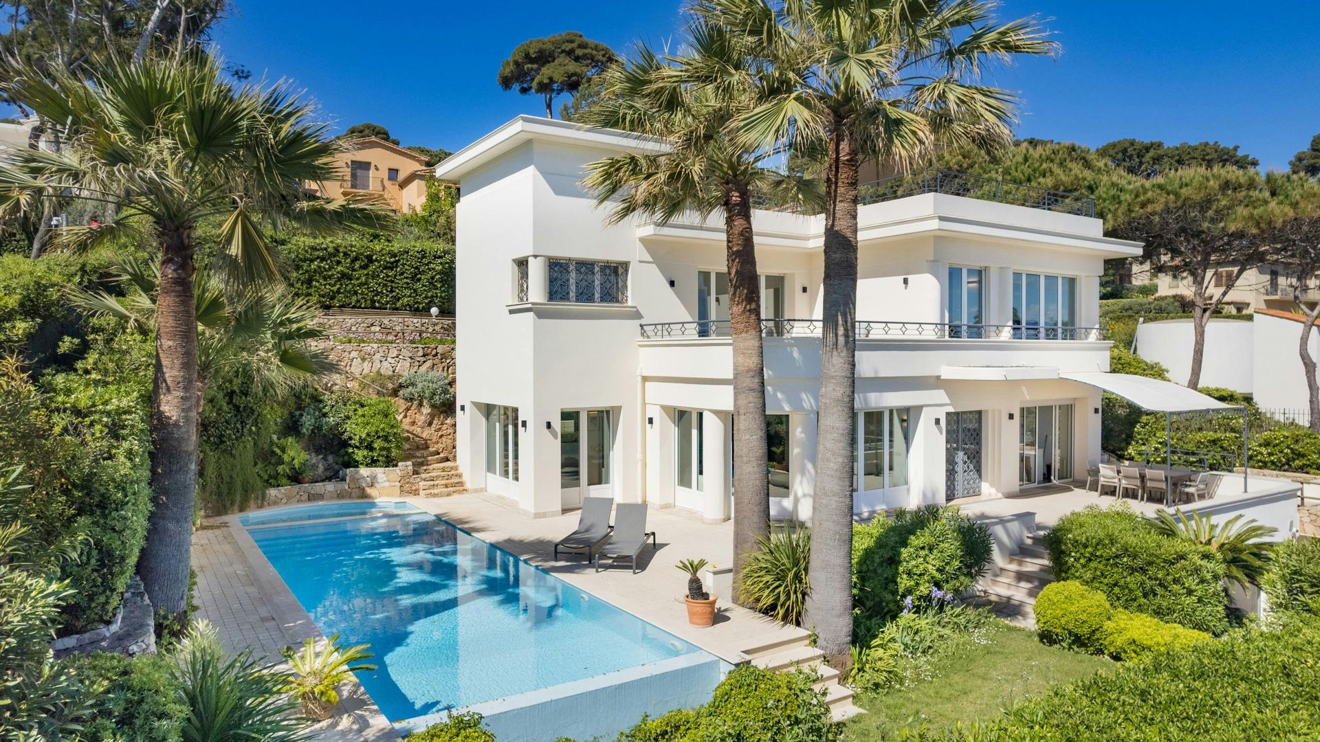 Antibes Azure photo 1