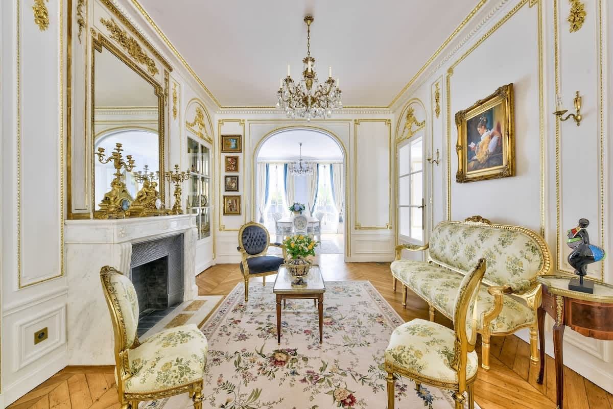 King of Paris photo 1