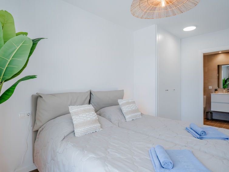 Marina Real III Apartment 7 photo 20