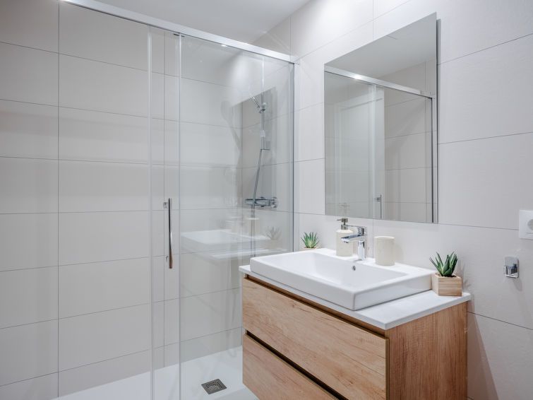 Marina Real III Apartment 7 photo 21