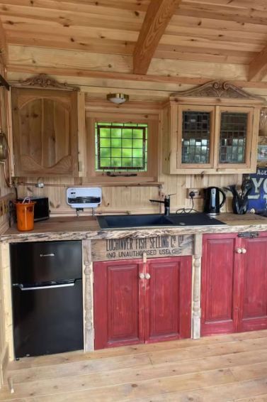Shepherds Hut photo 3
