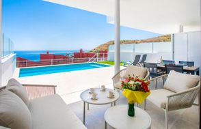 Collection View Free Spa & Padel