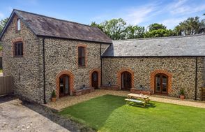 Broomy Barn, Brompton Regis