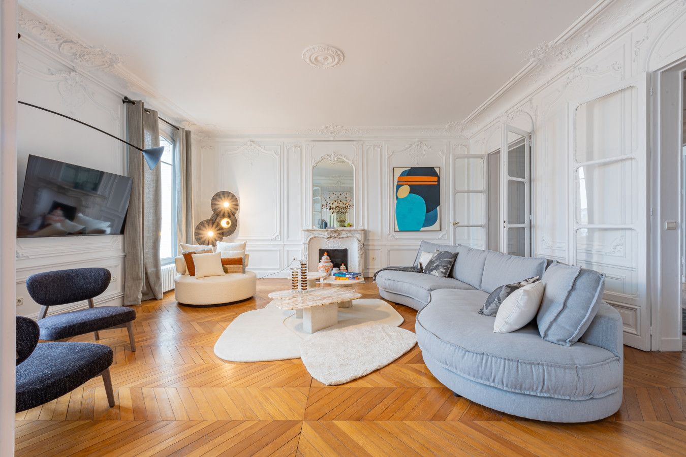 Paris Glamour photo 1