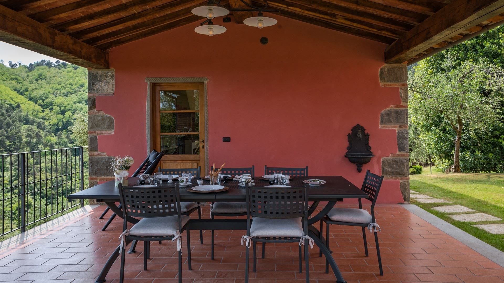 Tuscan Rosette photo 9
