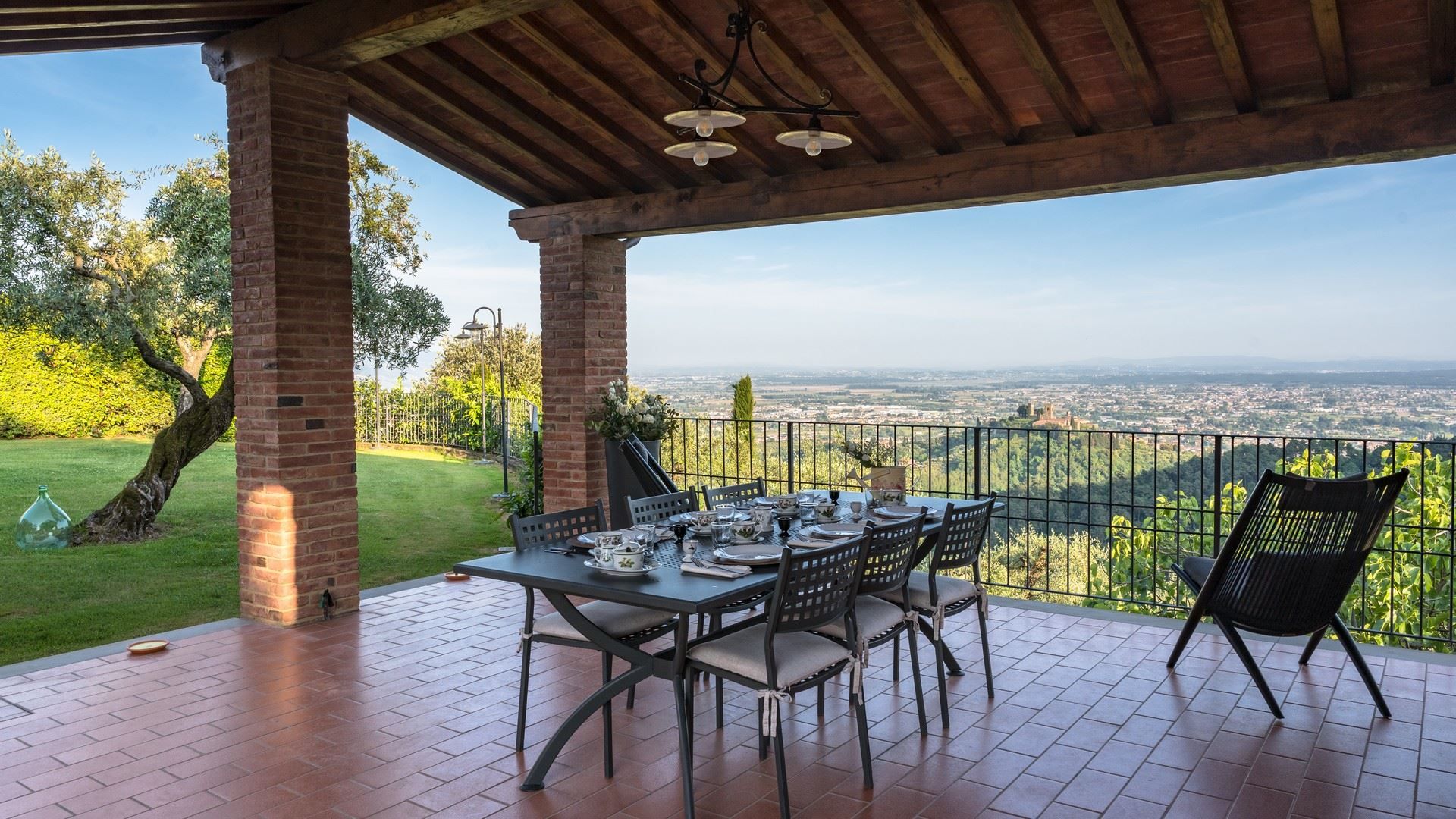 Tuscan Rosette photo 8