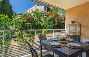 151 Bay Street Apartment 2