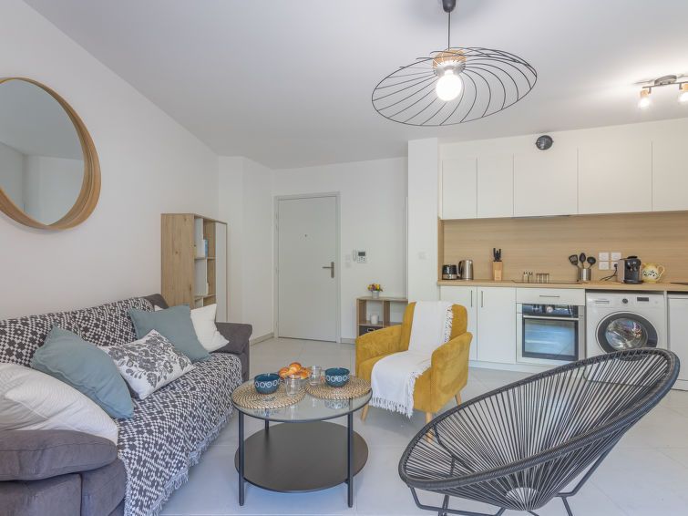 151 Bay Street Apartment 2 photo 6