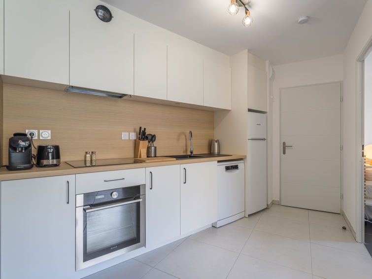 151 Bay Street photo 3