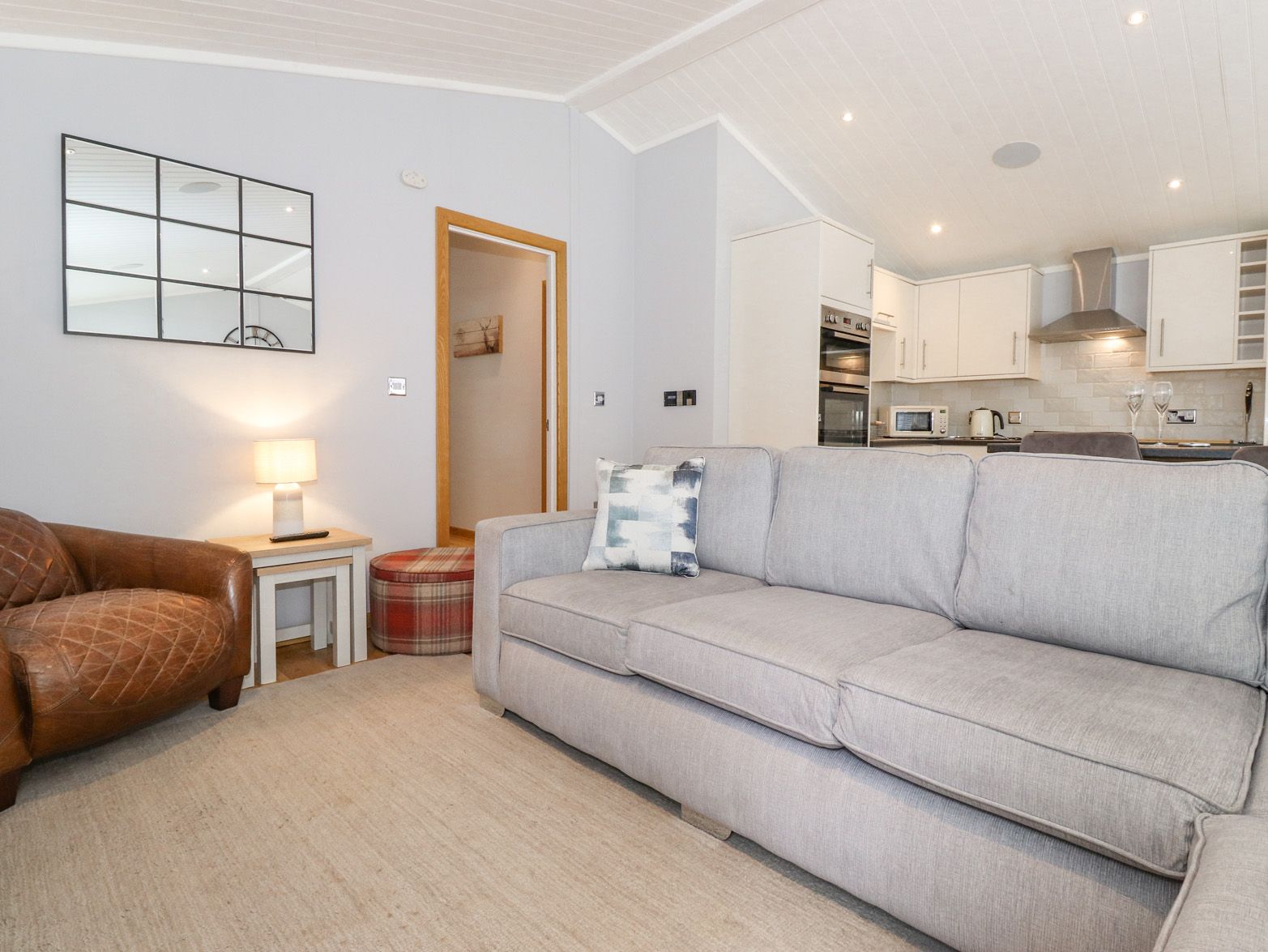 Lakes Lodge photo 3