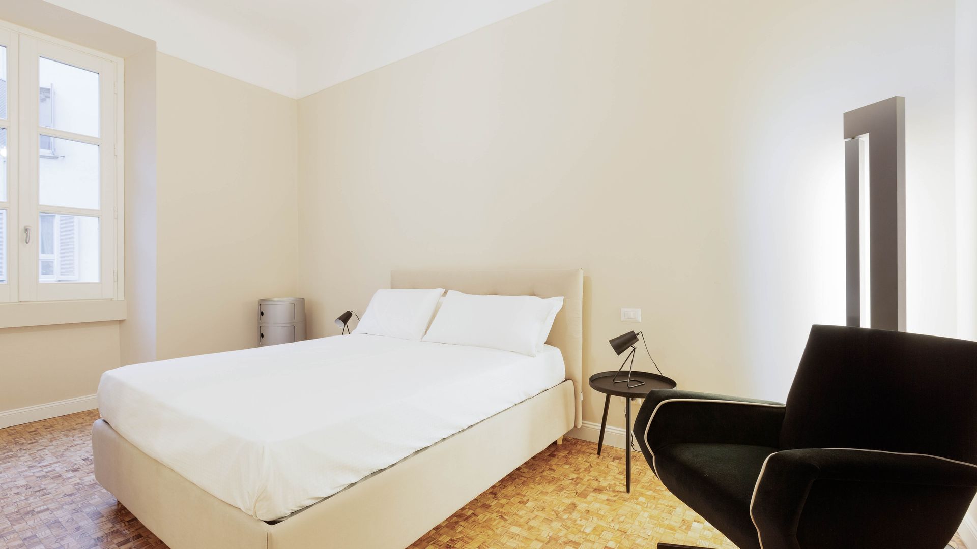 Milanese Aura photo 9