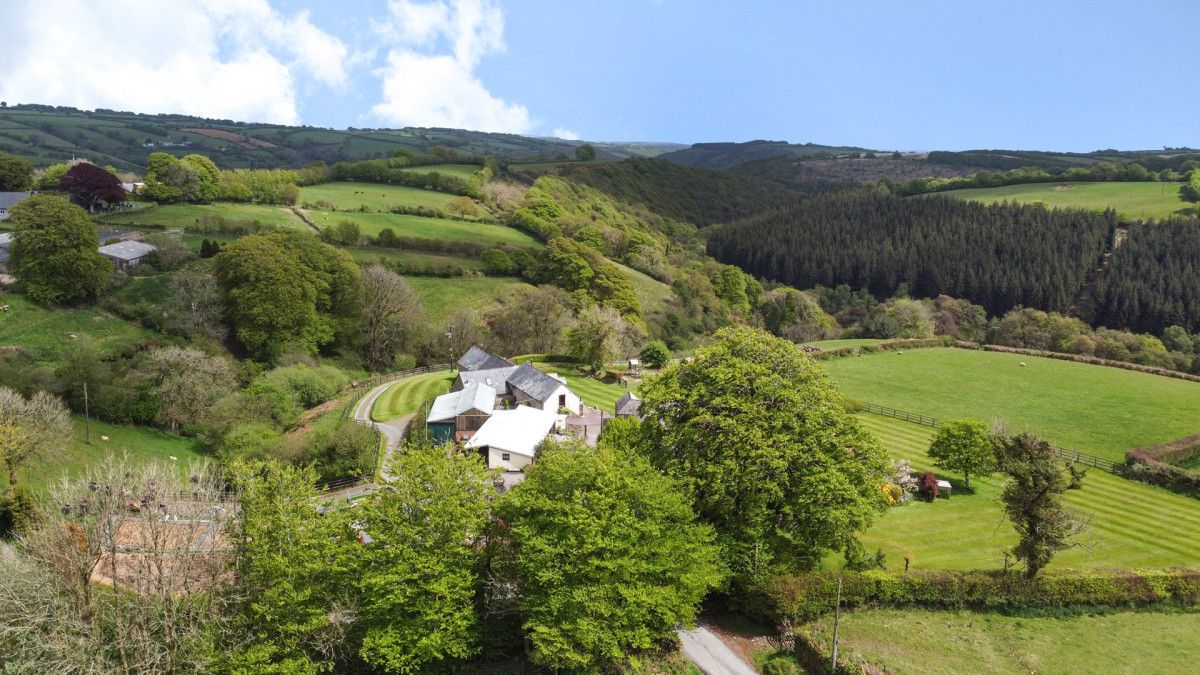 West Hollowcombe Farm photo 1