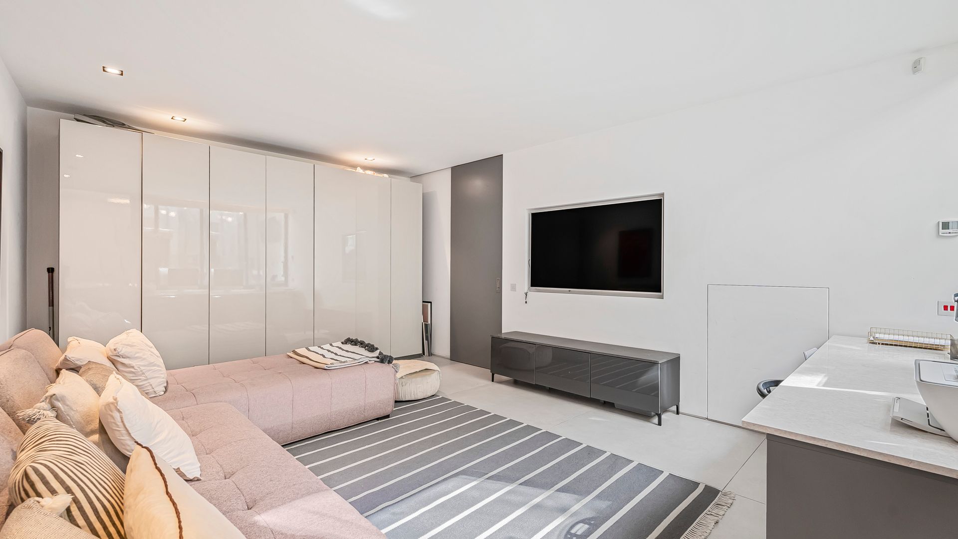 Grand Residence photo 6
