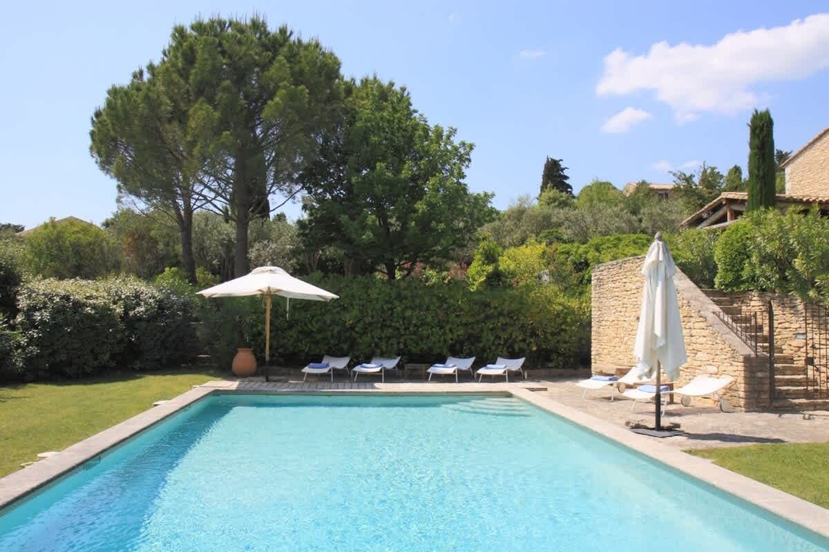 Gordes Getaway photo 3