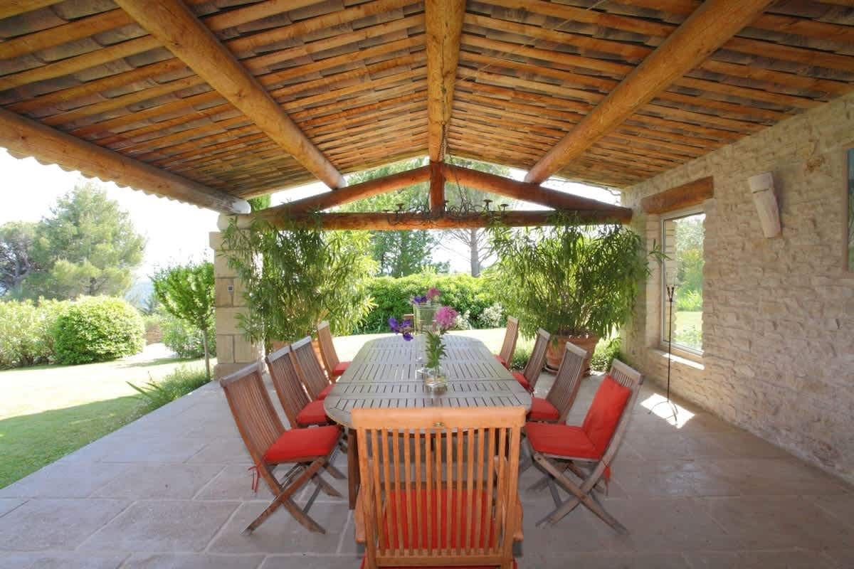Gordes Getaway photo 2