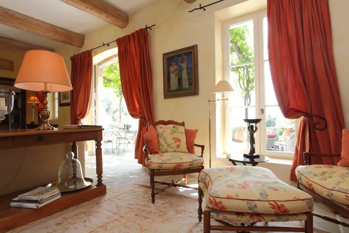 Gordes Getaway photo 5