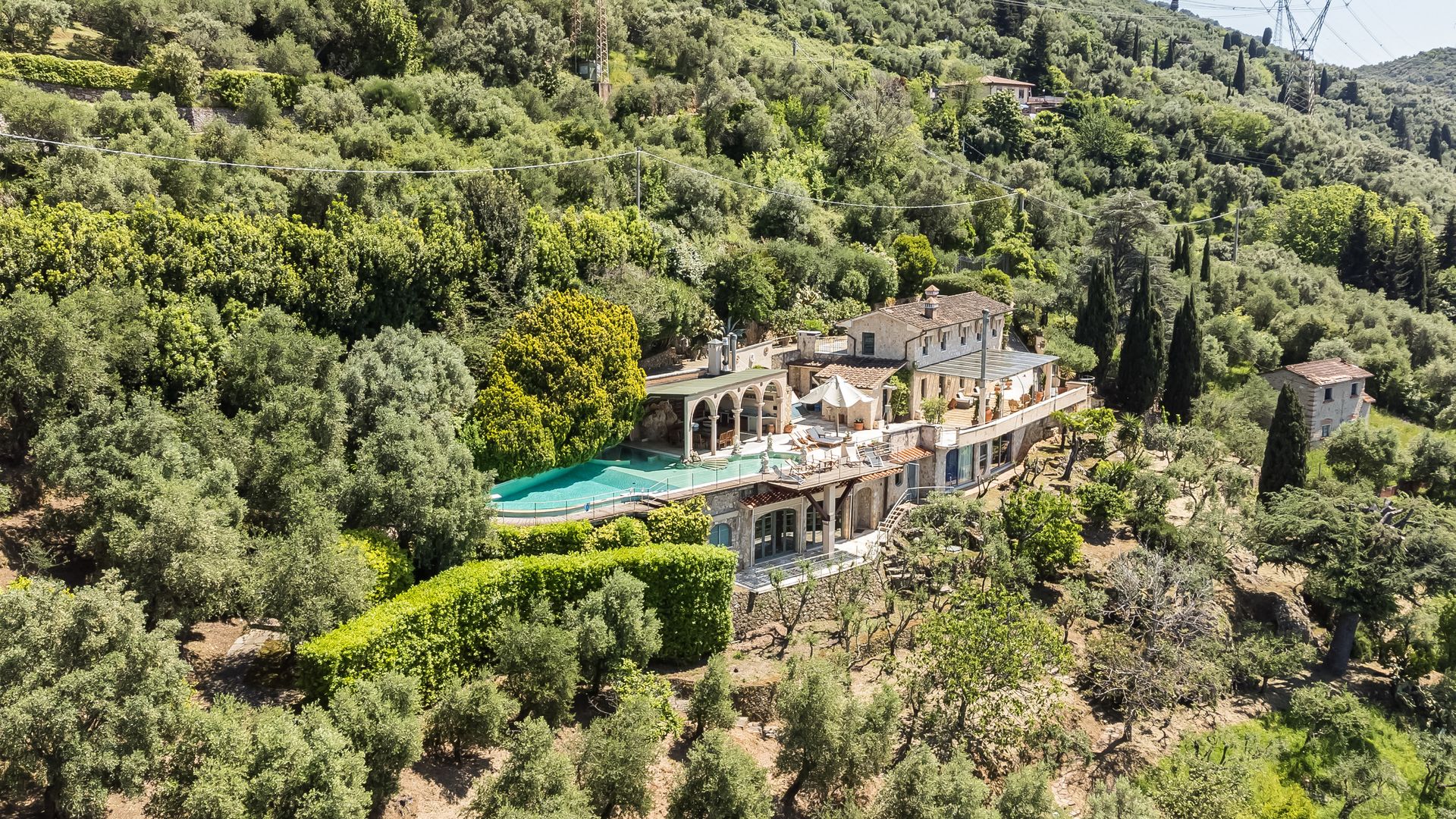 Opulent Retreat photo 4
