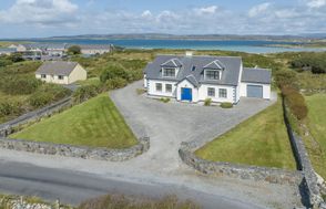 Grianán, Ballyconneely – Amazing Views and Space