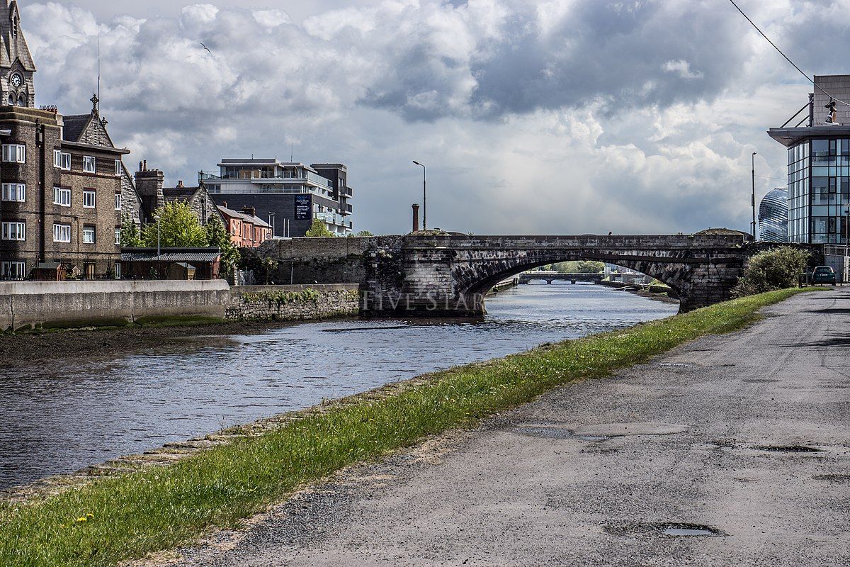 Trinity House Dublin 4 photo 1