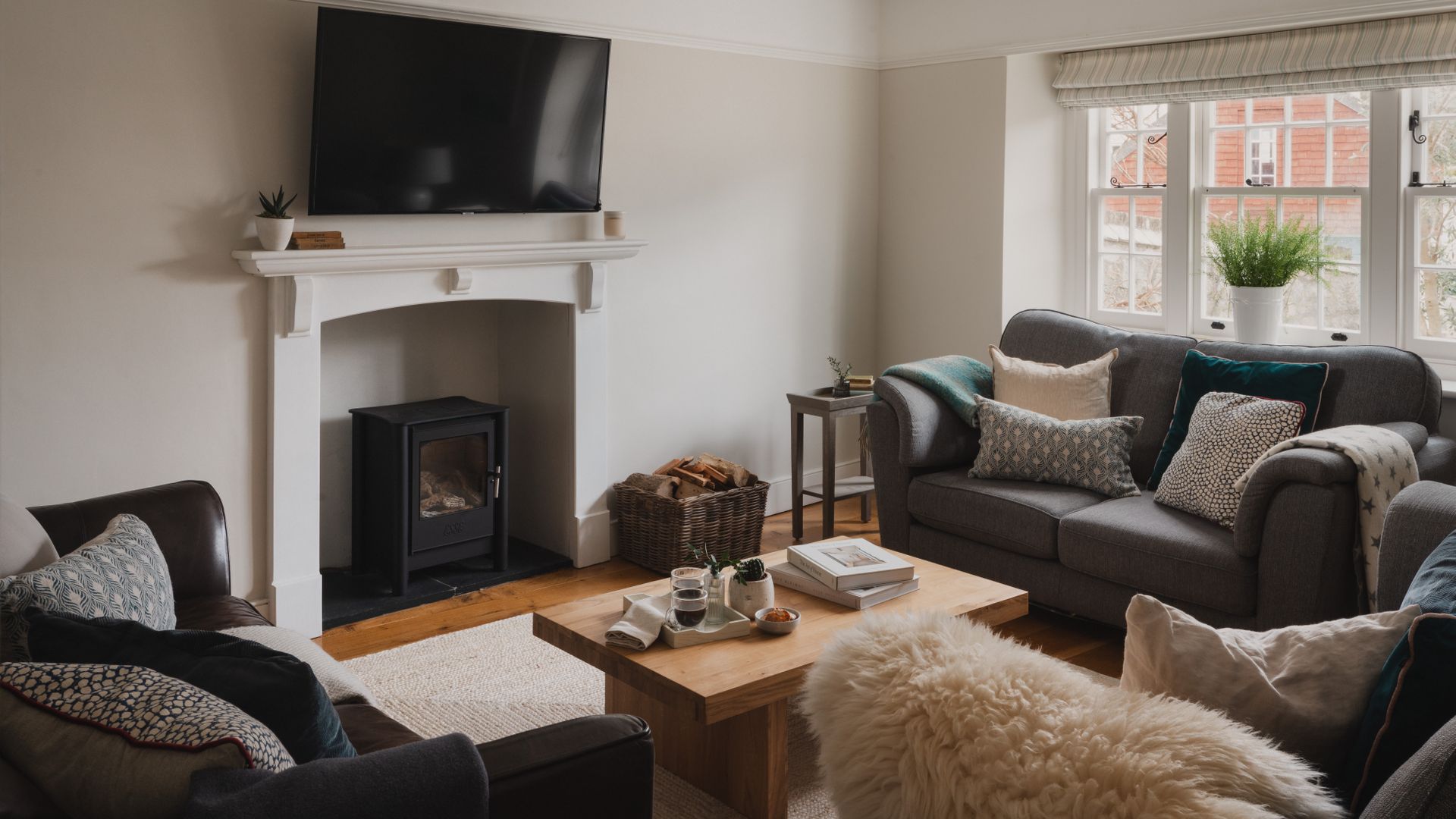 Coastal Manor photo 2