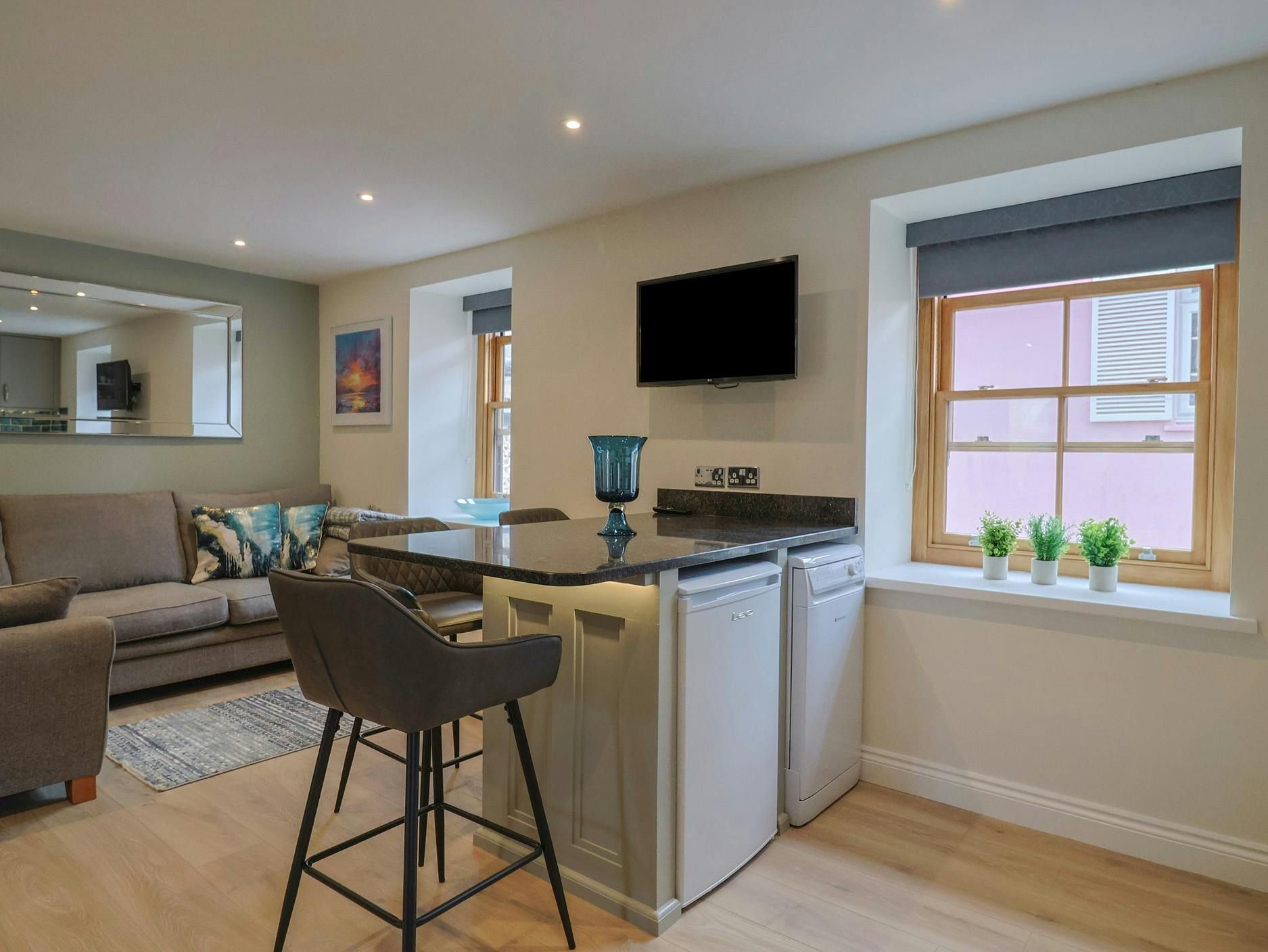 Seaside Crown photo 1