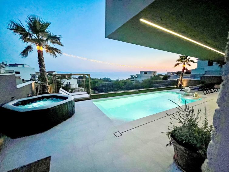 Villa 5 photo 1
