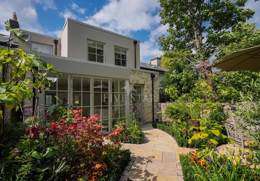 Lavish Ballsbridge Mews House photo