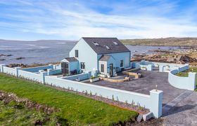 Ocean Mist Luxurious Seaside Haven