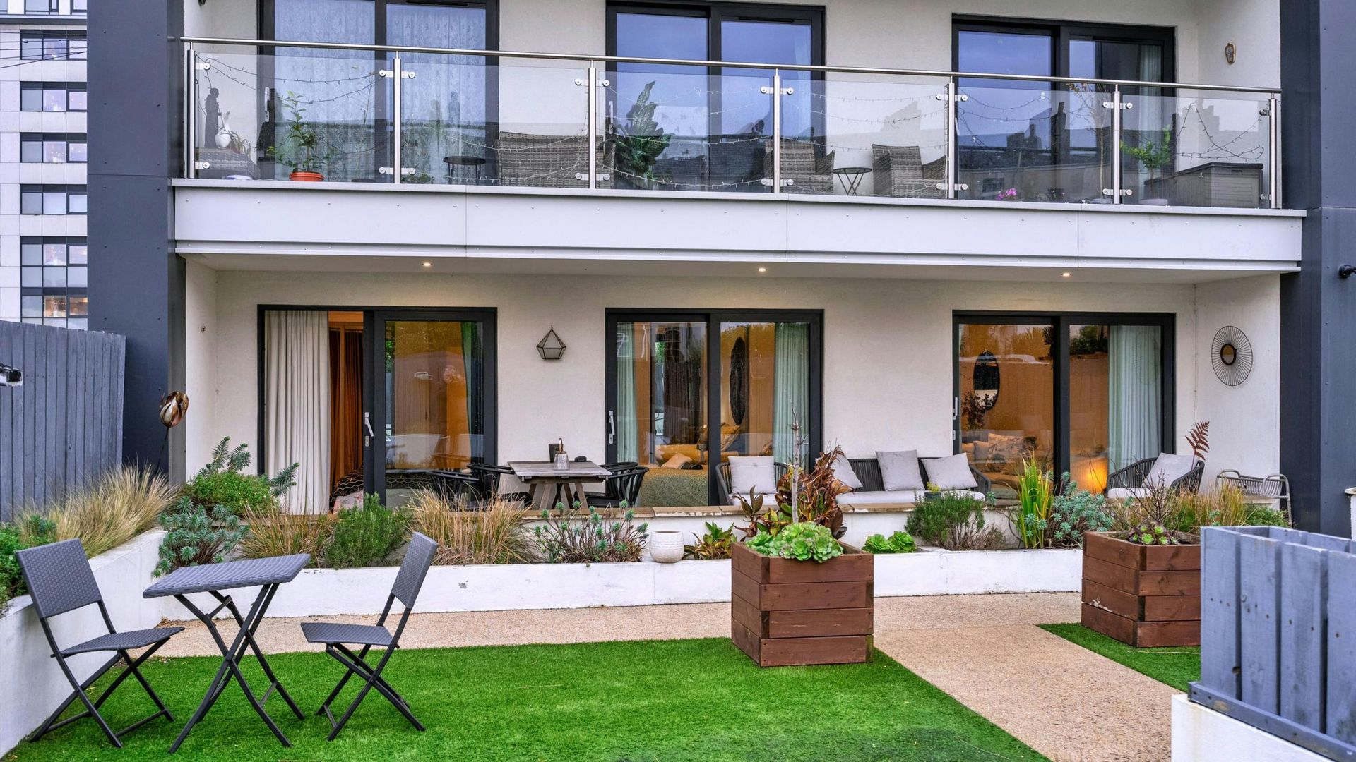 Plymouth Calm photo 2