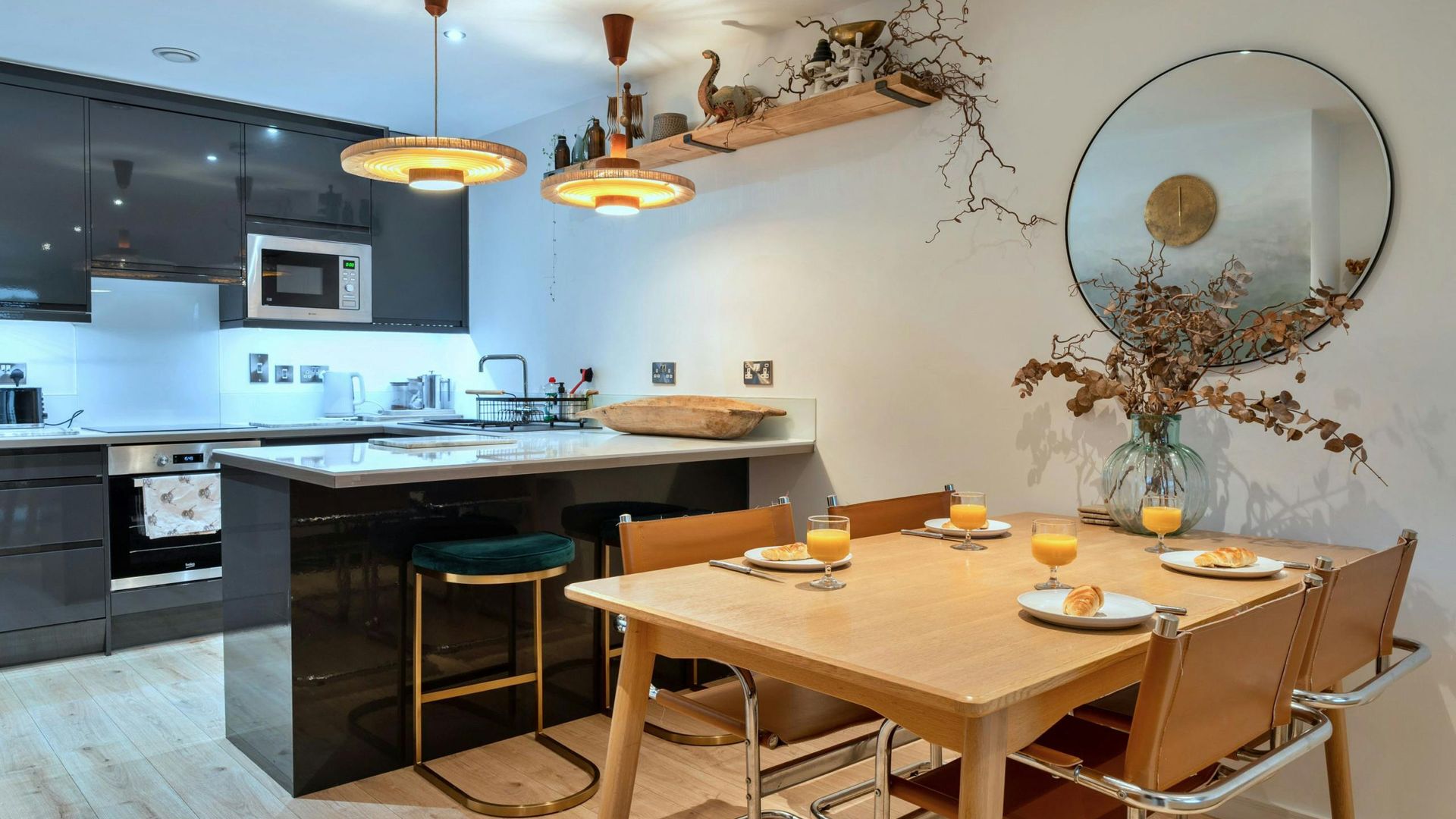 Plymouth Calm photo 1