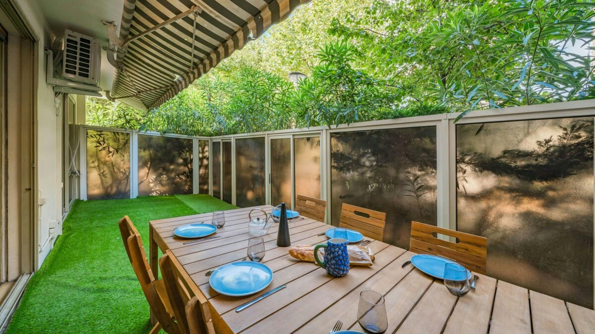 Elegant Coastal Bedroom Inspiration - Coastal Coastal Master Bedroom Decor