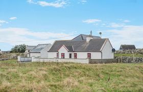 3 Bed in Roundstone