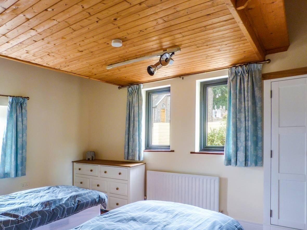 2 Bed in Dunhill photo 9