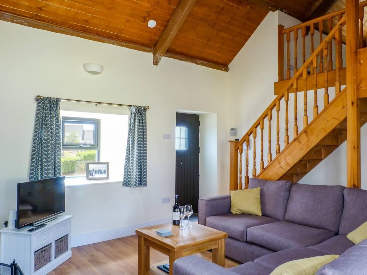 2 Bed in Dunhill photo 2