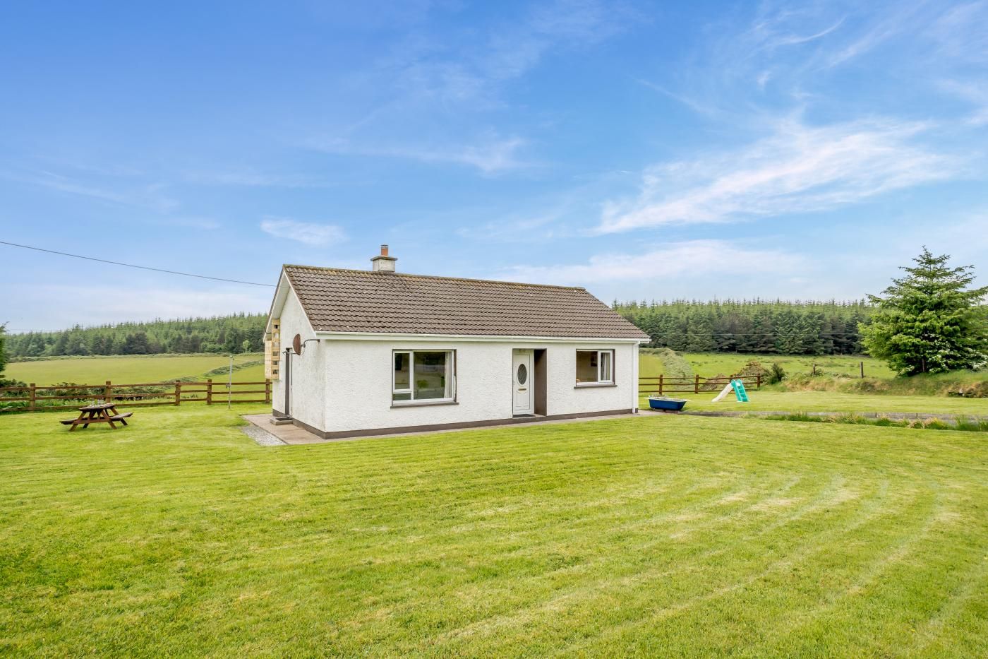 3 Bed in Waterford photo 1