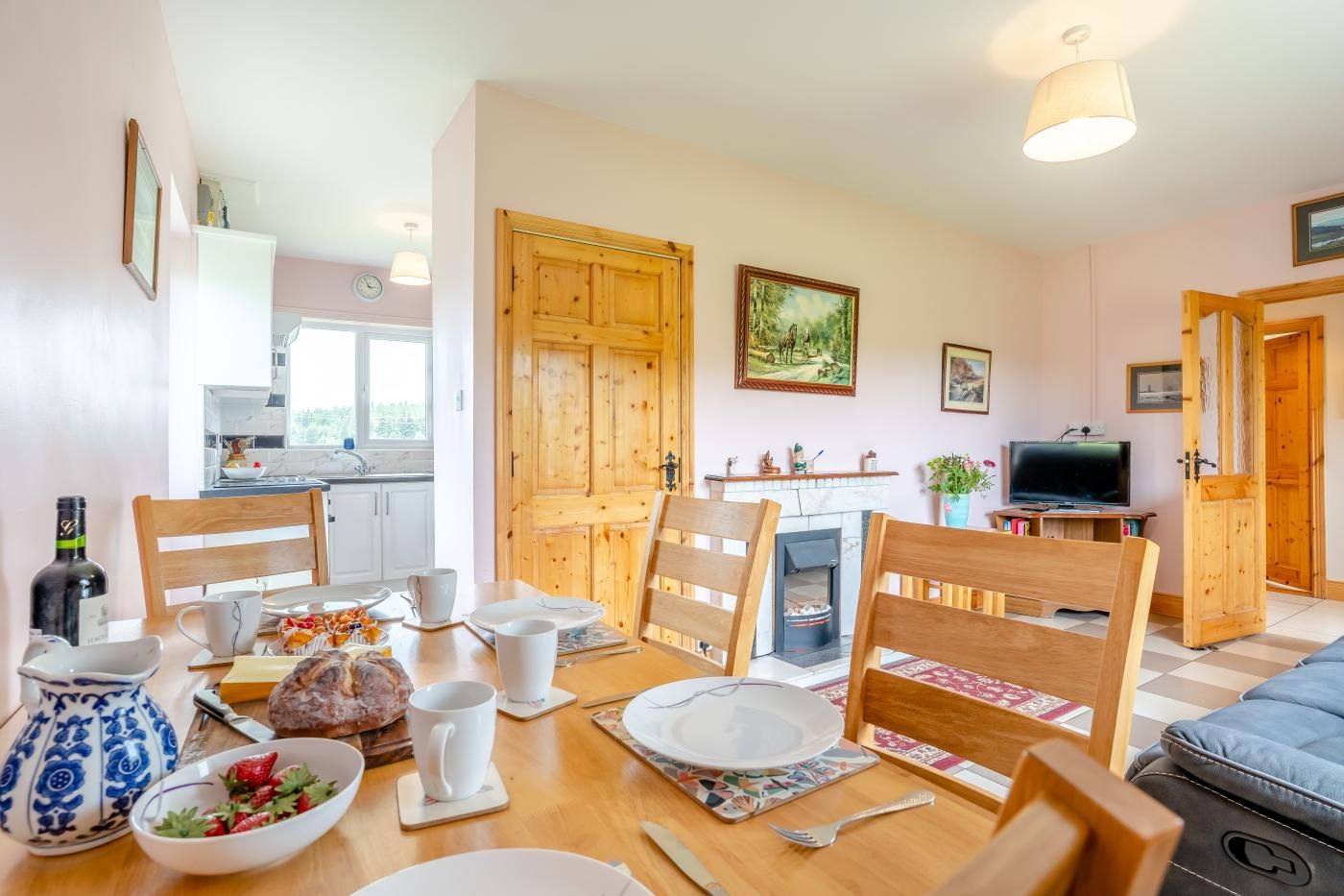 3 Bed in Waterford photo 4