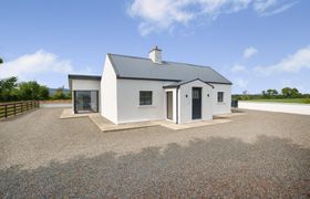 3 Bed in Tomnahealy Little